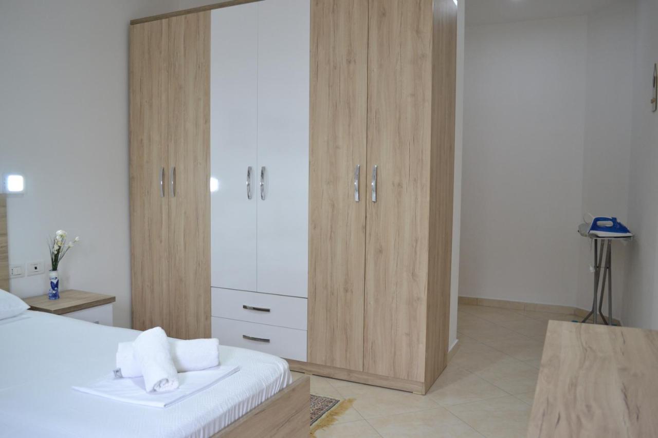 Flowers & Green 2 Bedrooms Apartment & Box Garage Vlorë Buitenkant foto