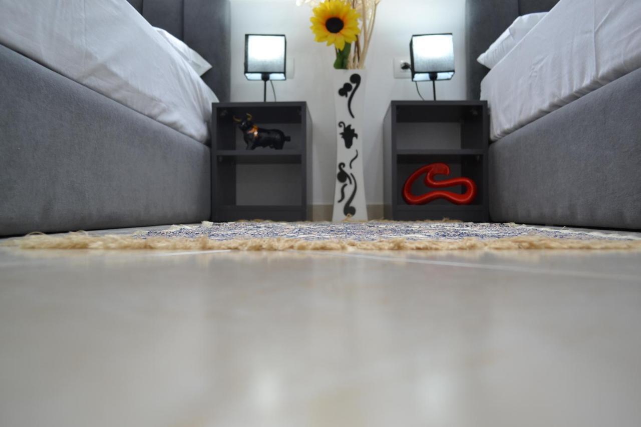 Flowers & Green 2 Bedrooms Apartment & Box Garage Vlorë Buitenkant foto