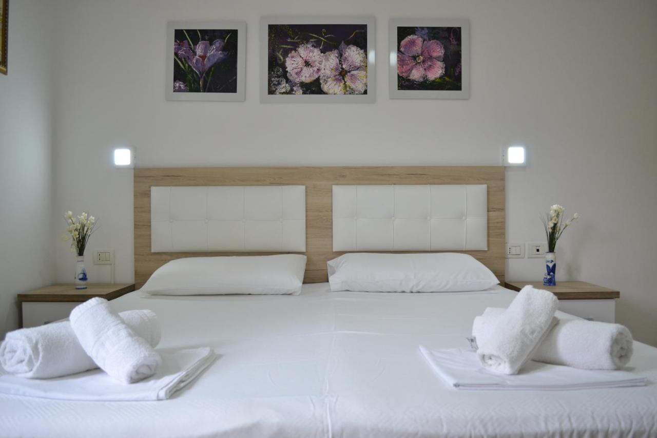 Flowers & Green 2 Bedrooms Apartment & Box Garage Vlorë Buitenkant foto