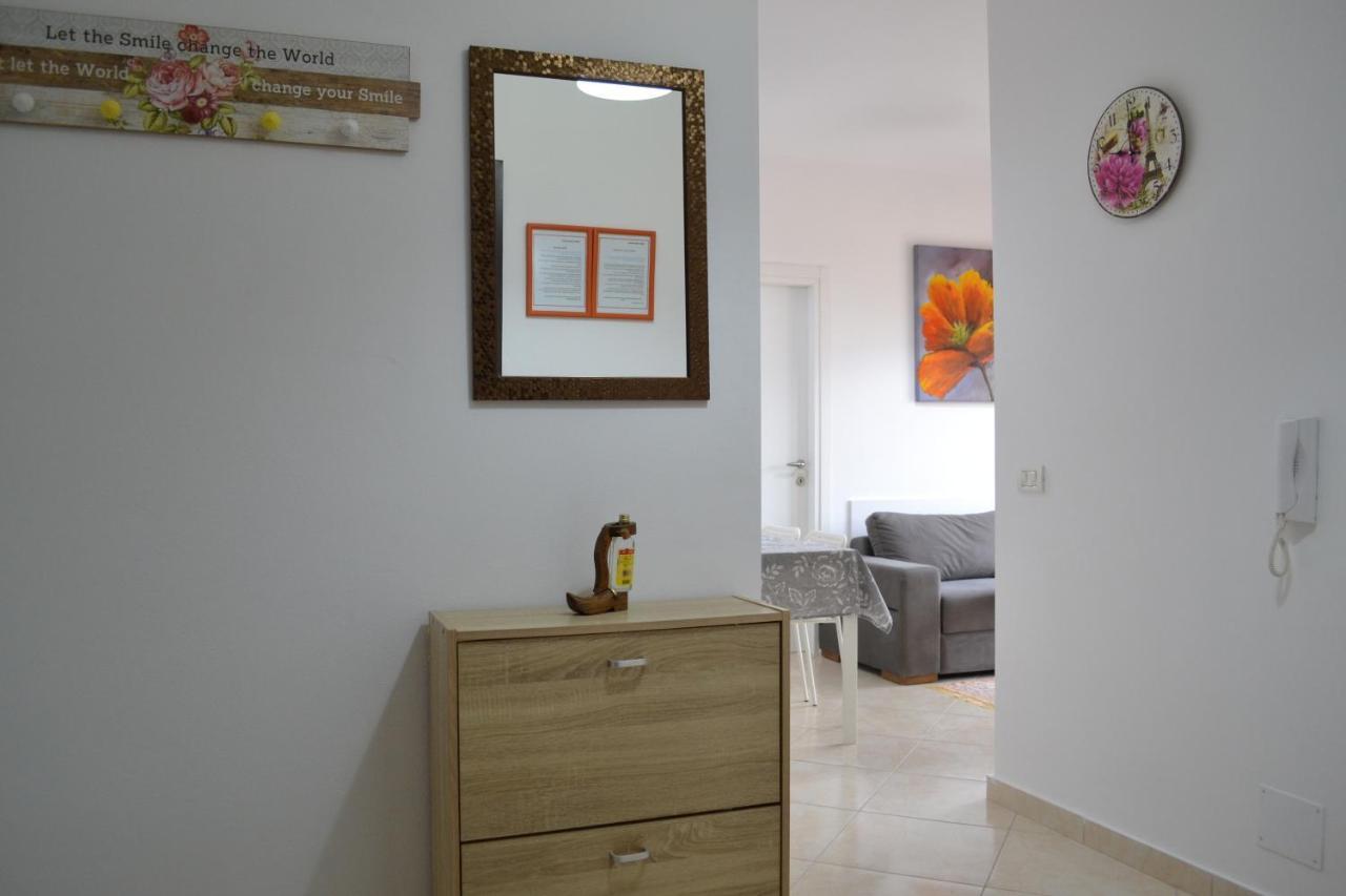 Flowers & Green 2 Bedrooms Apartment & Box Garage Vlorë Buitenkant foto