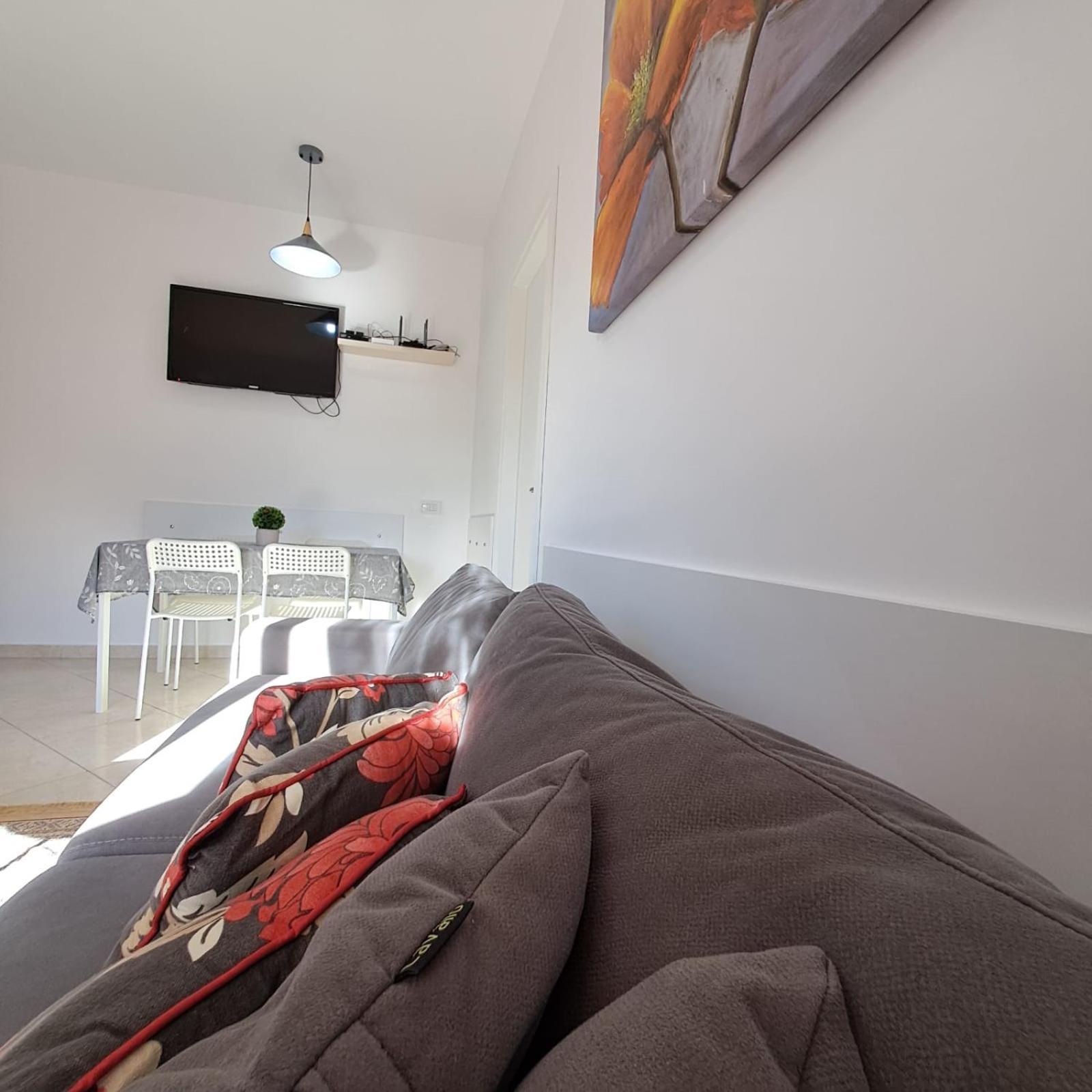 Flowers & Green 2 Bedrooms Apartment & Box Garage Vlorë Buitenkant foto