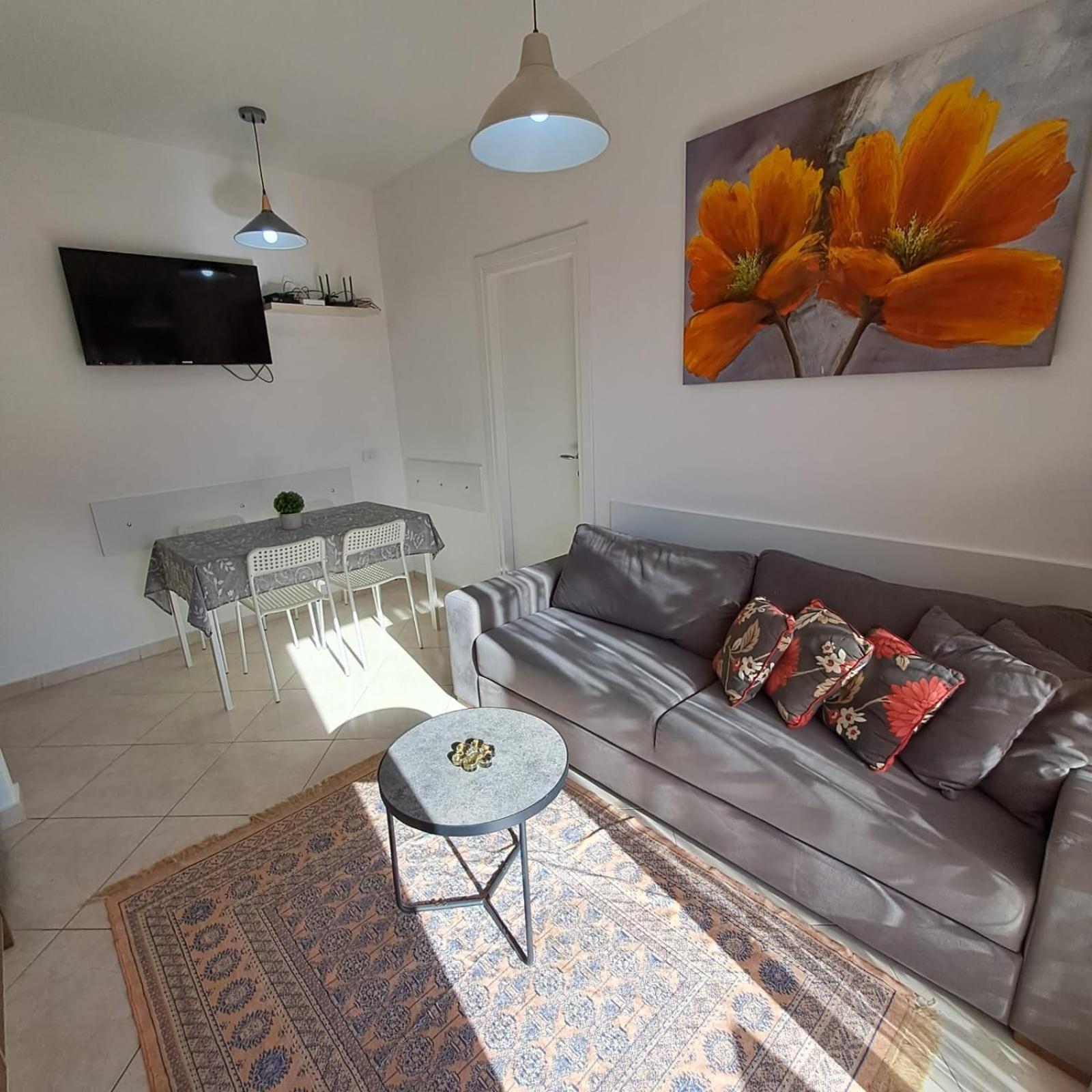 Flowers & Green 2 Bedrooms Apartment & Box Garage Vlorë Buitenkant foto
