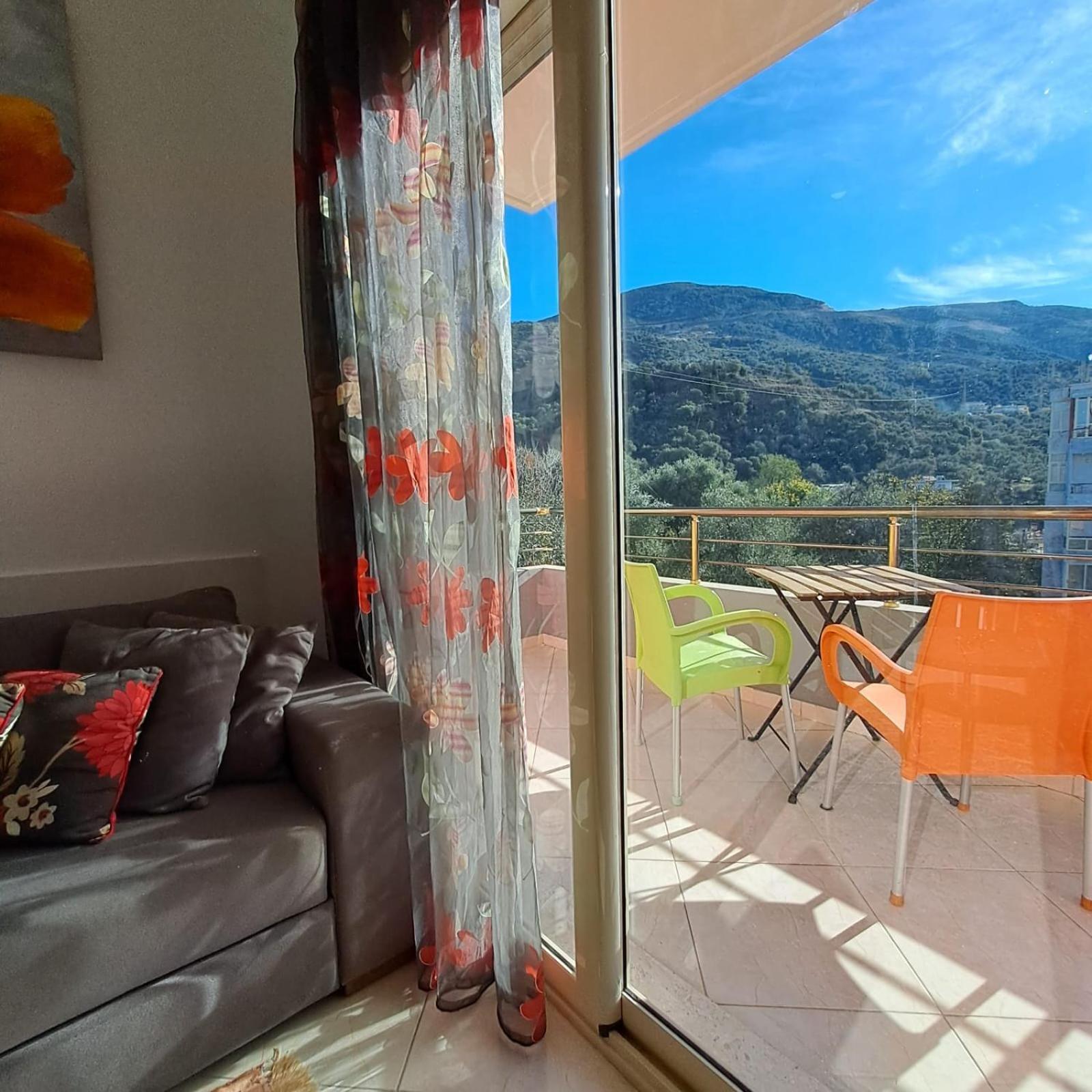 Flowers & Green 2 Bedrooms Apartment & Box Garage Vlorë Buitenkant foto