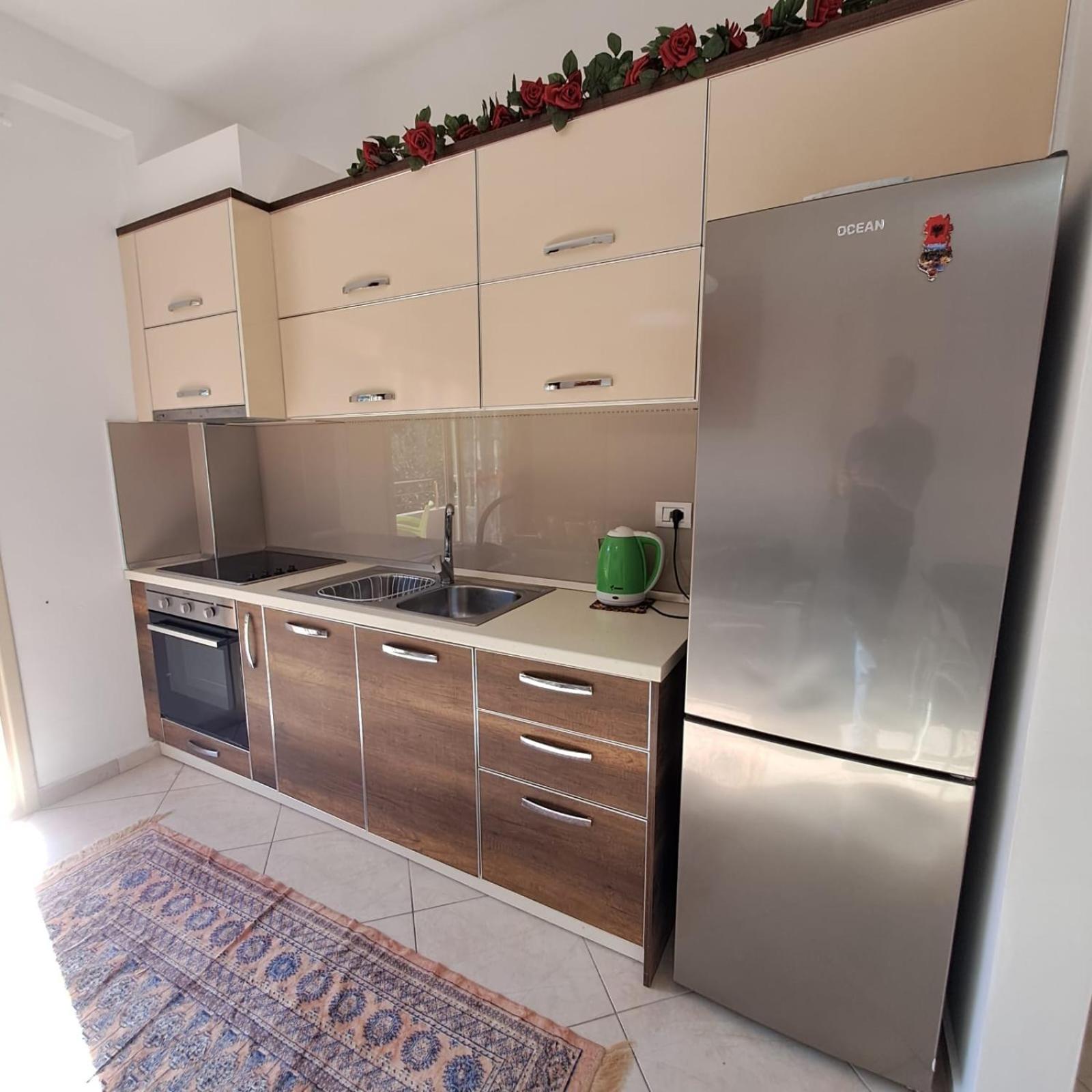 Flowers & Green 2 Bedrooms Apartment & Box Garage Vlorë Buitenkant foto