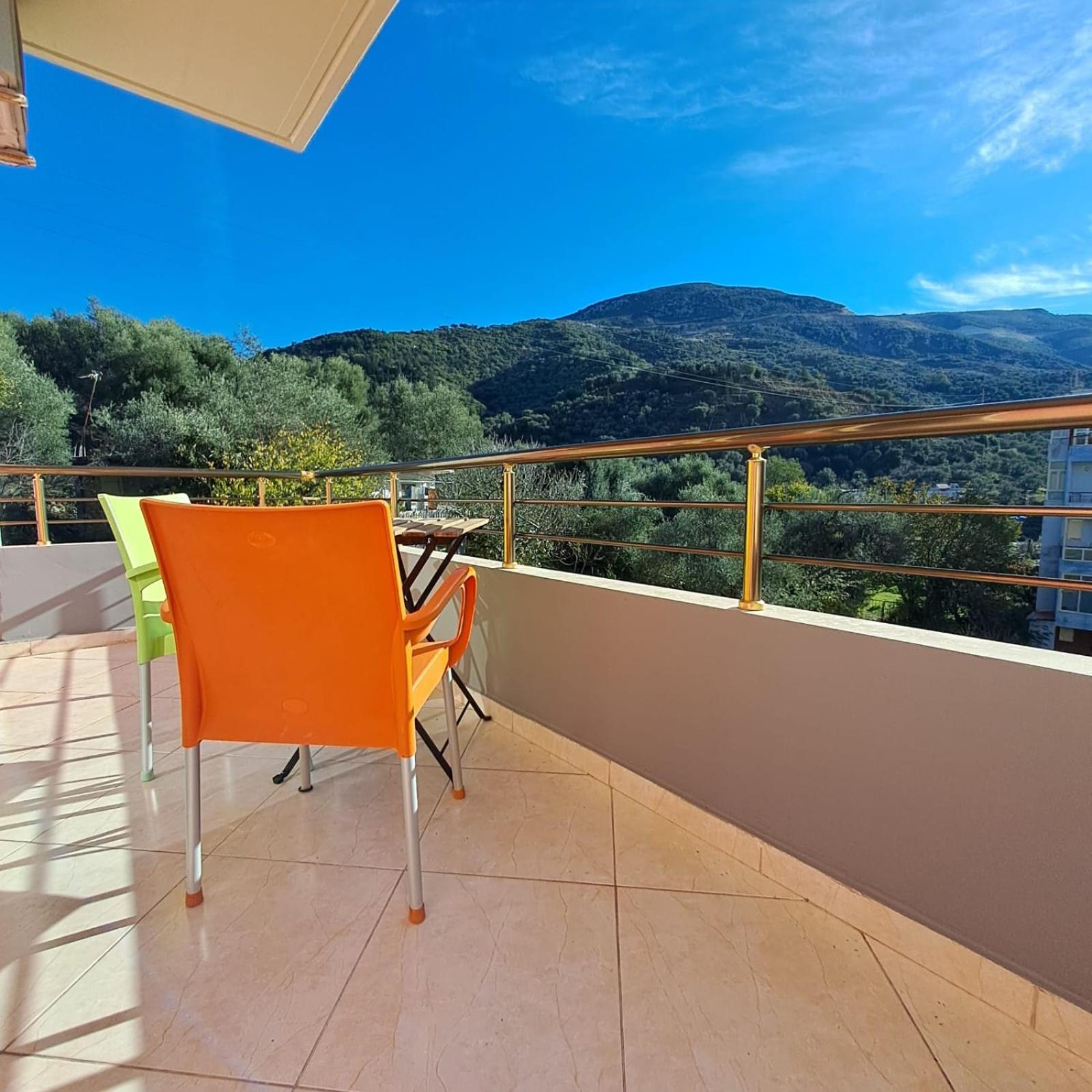 Flowers & Green 2 Bedrooms Apartment & Box Garage Vlorë Buitenkant foto