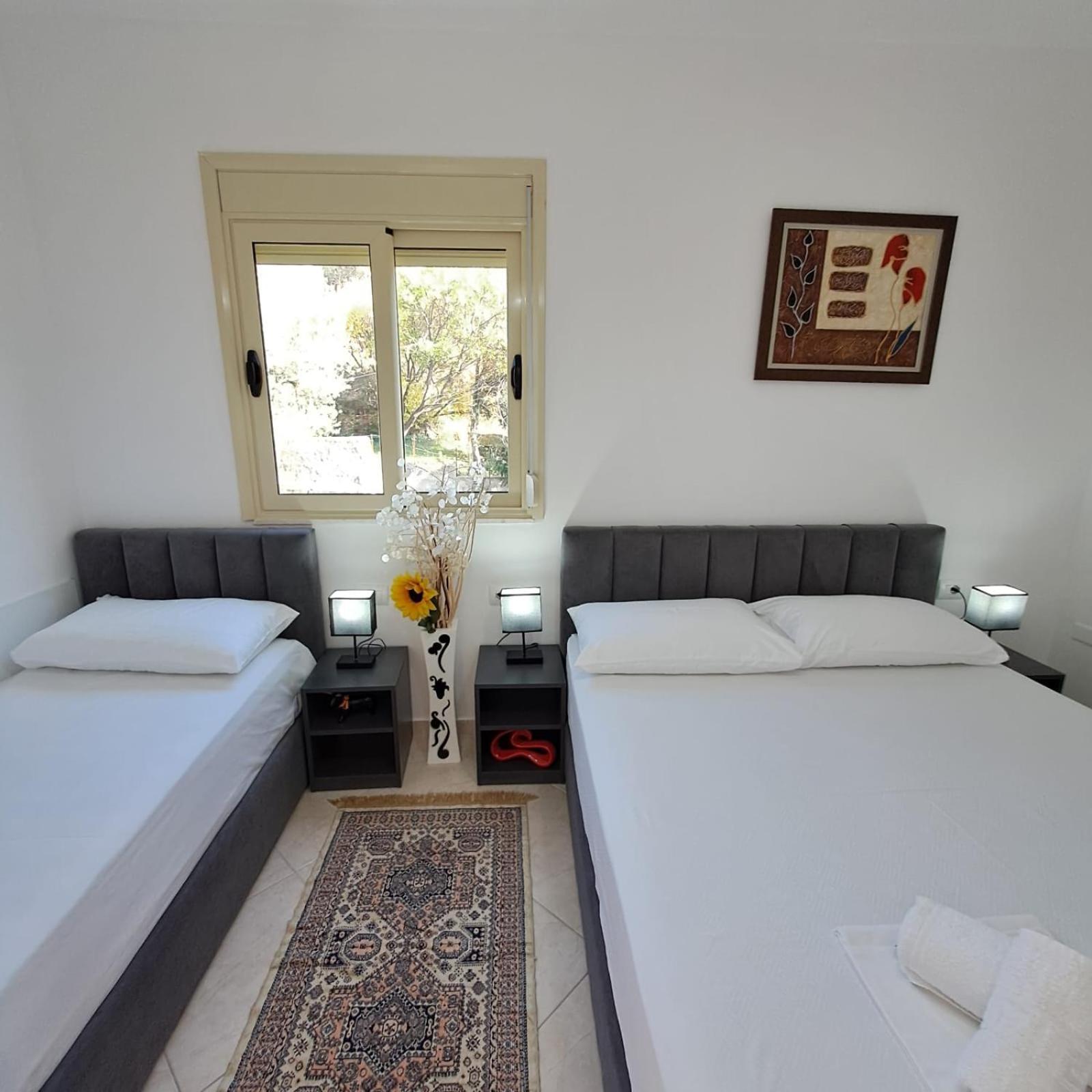 Flowers & Green 2 Bedrooms Apartment & Box Garage Vlorë Buitenkant foto